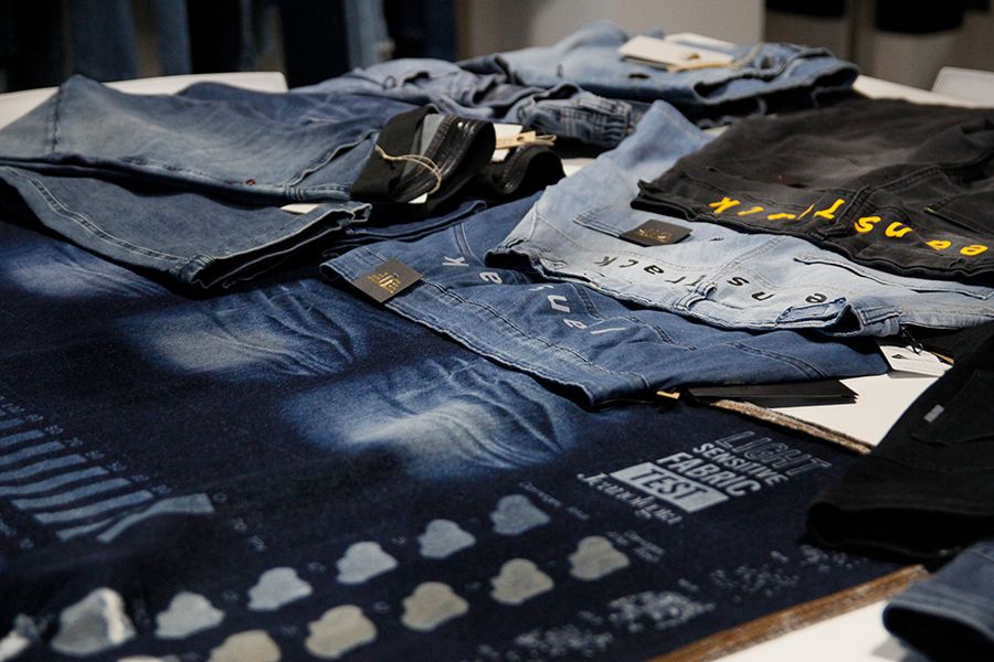 Jeans Track