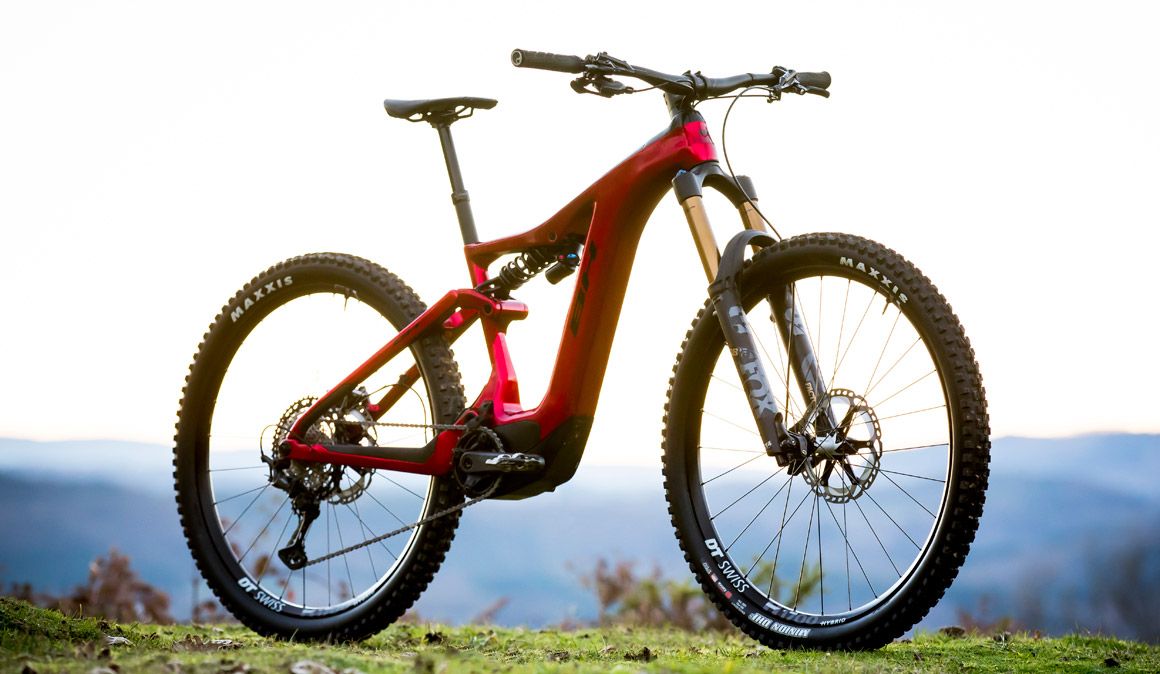Nueva BH AtomX Carbon. Líneas impecables