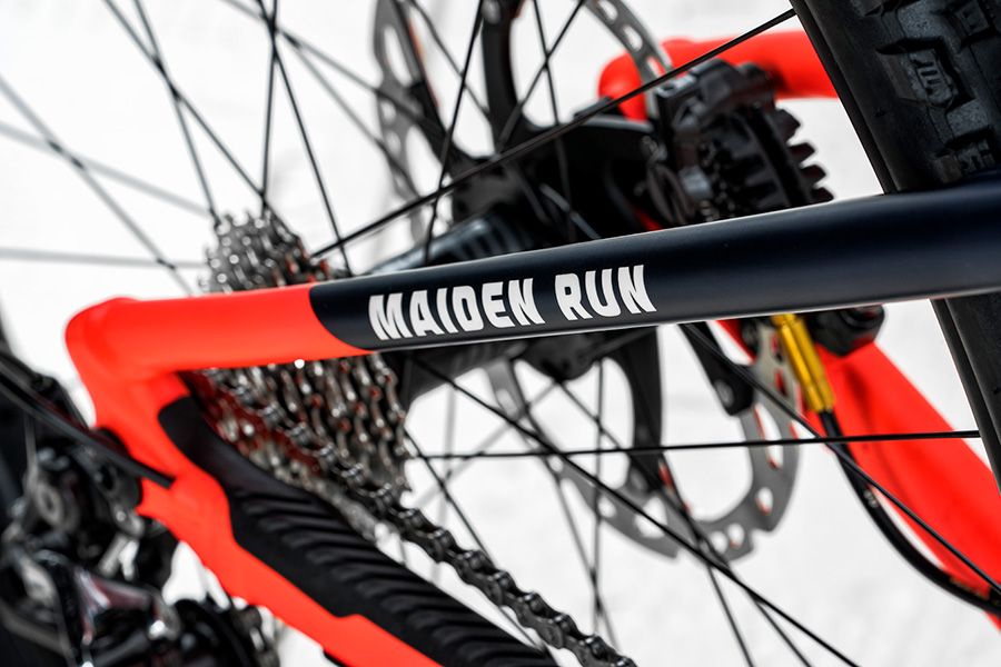 Mondraker Summum Bici de seguridad en pista (7)