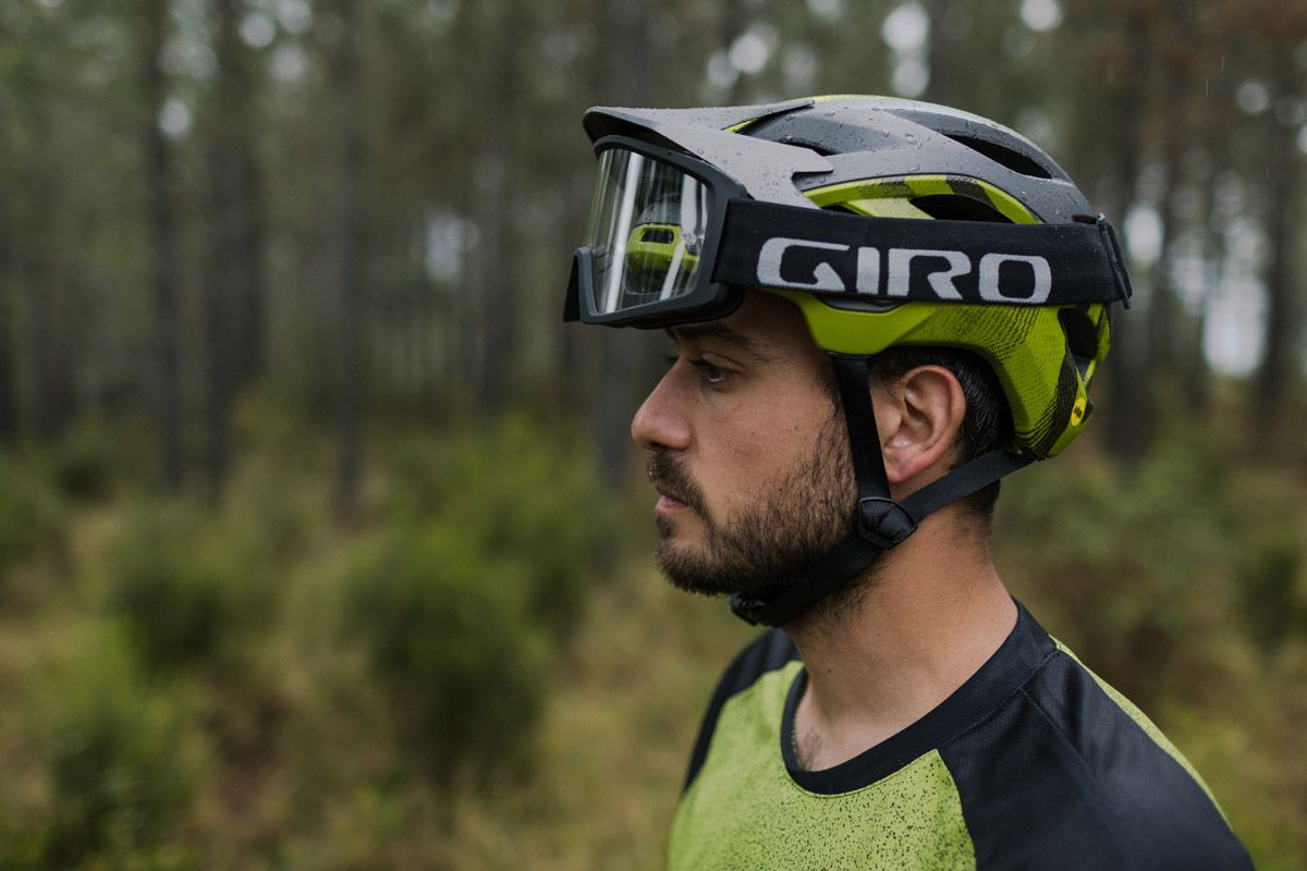 Giro presenta el Merit con sistema Spherical (12)