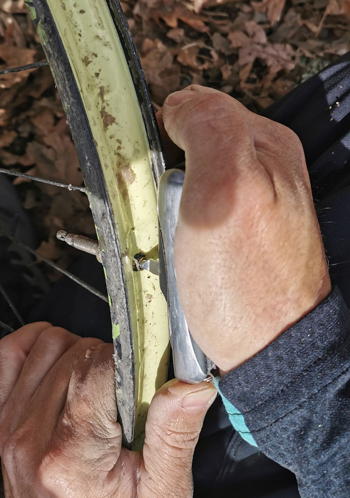 2 maneras extremas de reparar un tubeless 4 2 maneras extremas de reparar un tubeless 4