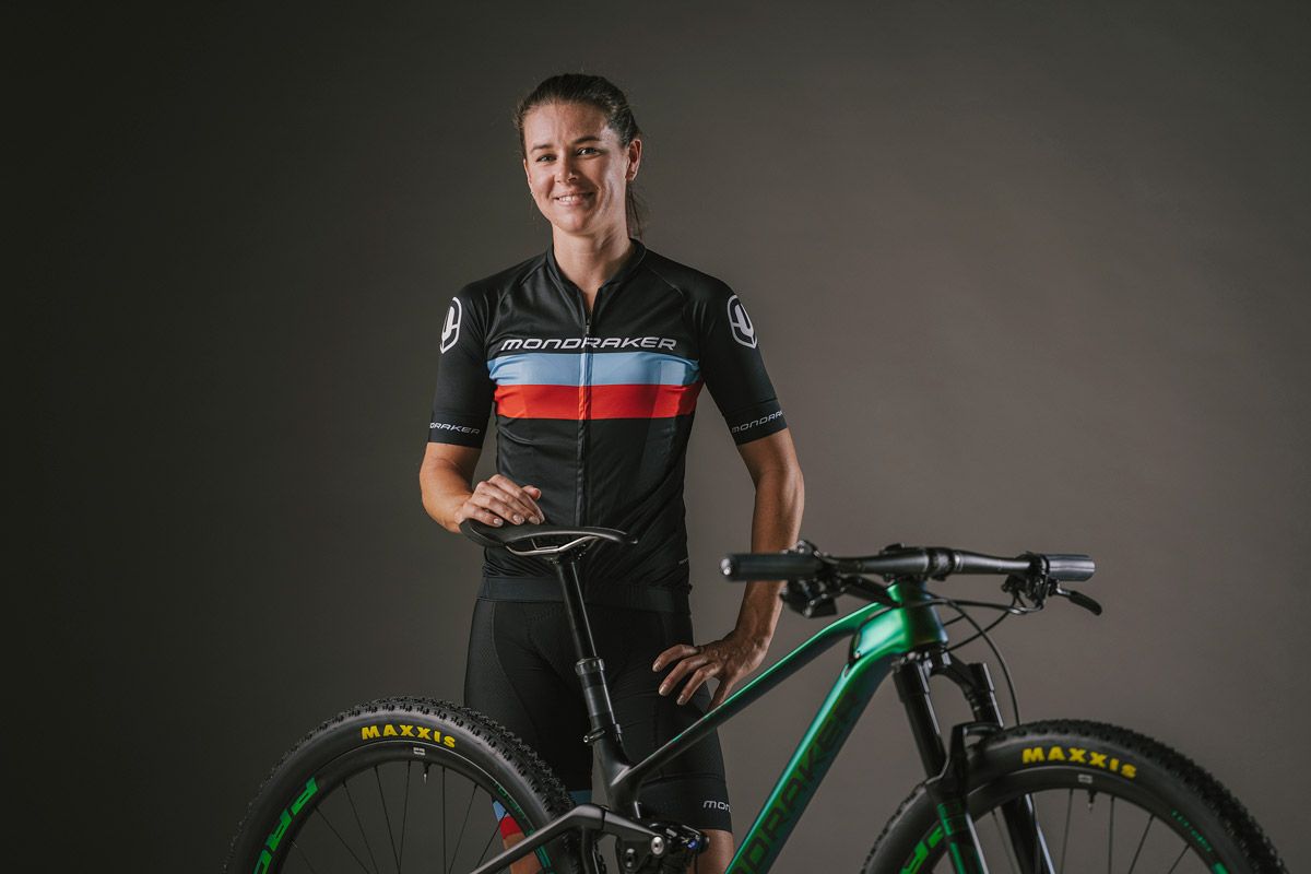Ella se lo merece. Así es la Mondraker personalizada de Bec McConnell (42)