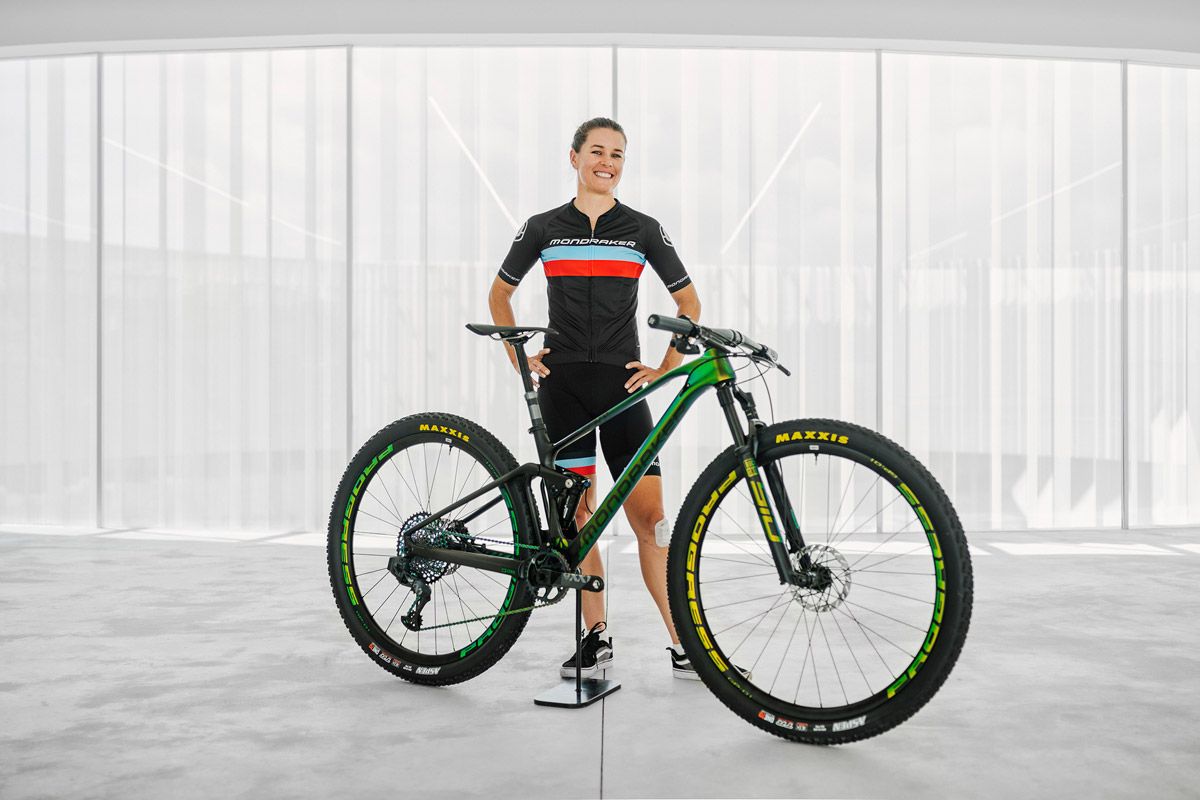 Ella se lo merece. Así es la Mondraker personalizada de Bec McConnell (49)