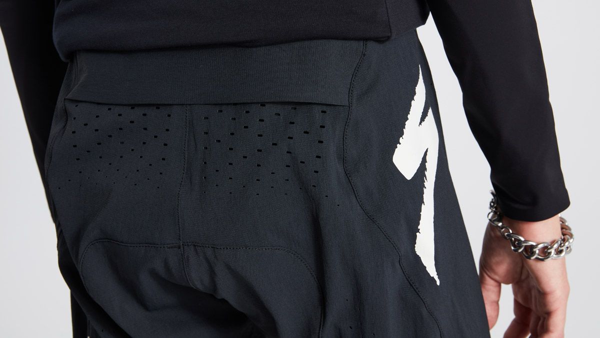 Nueva ropa Gravity Specialized detalle 3