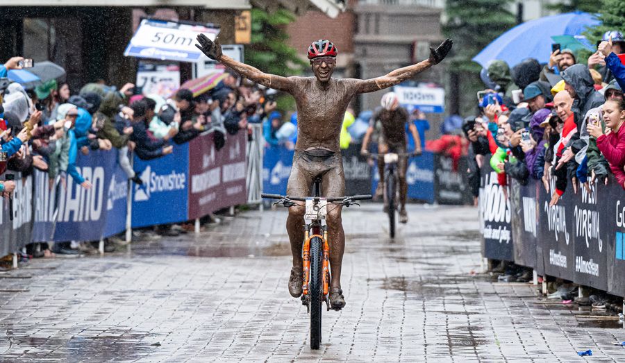 David Valero consigue la victoria en la Copa del Mundo de Snowshoe