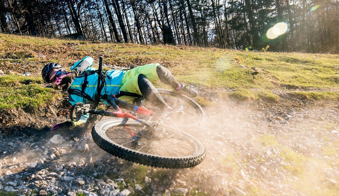 como hacerse menos dano al caerse con la bici