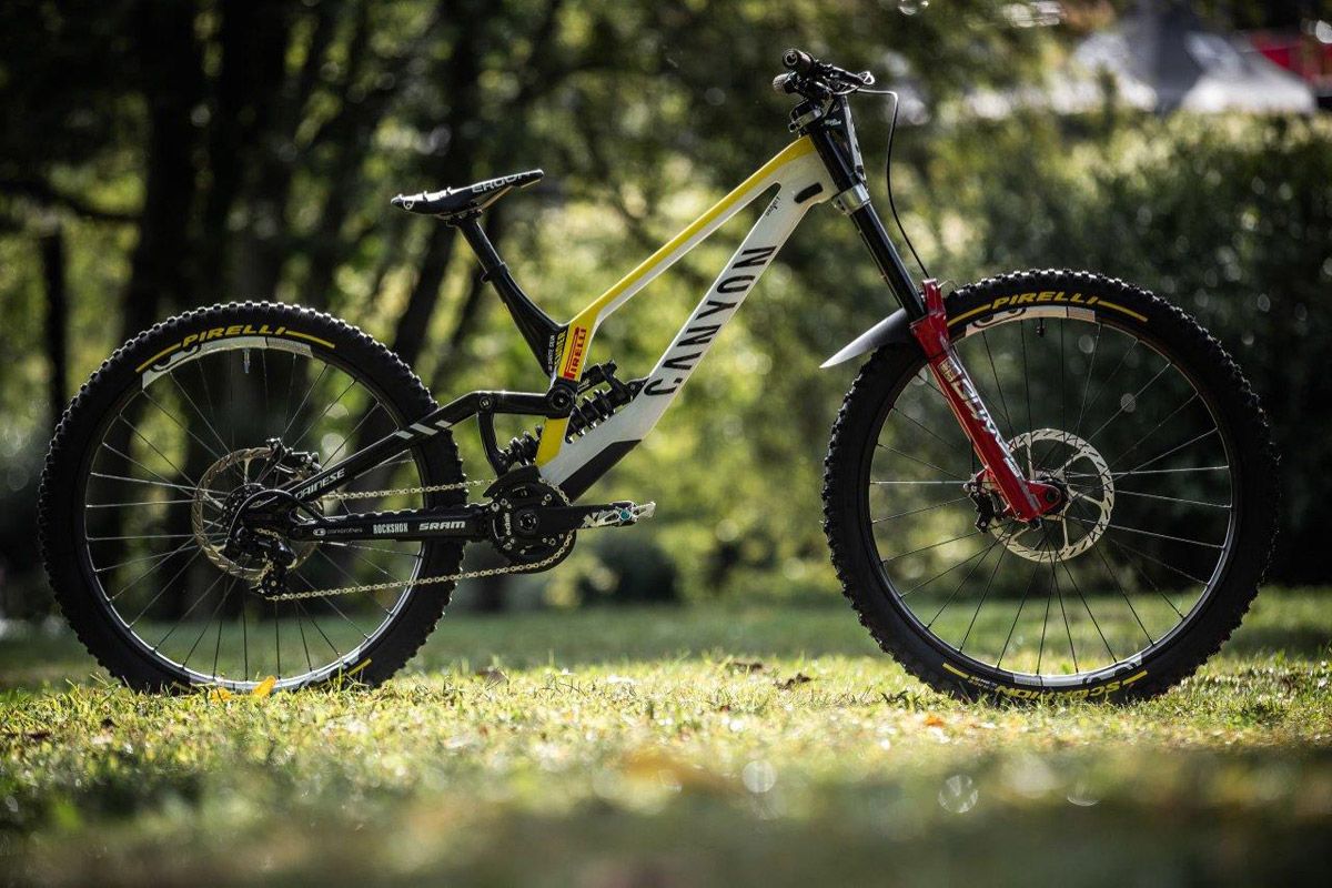 Pirelli Scorpion Race on Canyon CLLCTV bike