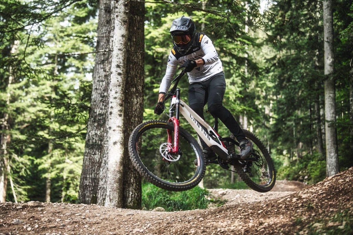 Pirelli Scorpion Race   FABIEN BAREL @Mirrormedia.art 3374  Canyon CLLCTV