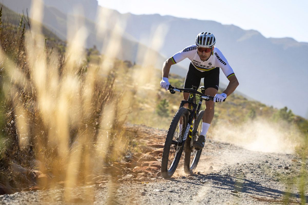 Así son los tres kits de ropa que van a tener en el Scott SRAM (18)