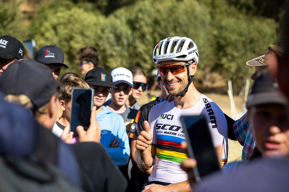 Así son los tres kits de ropa que van a tener en el Scott SRAM (52)