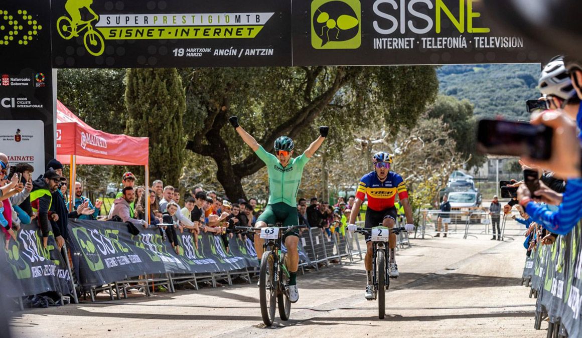 David Campos bate a Vlad Dascalu en el Superprestigio