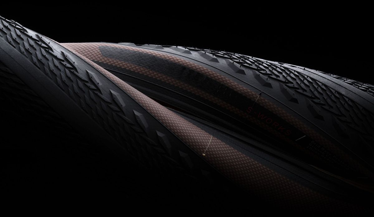 Neumáticos y cámaras Specialized con descuento del 50%