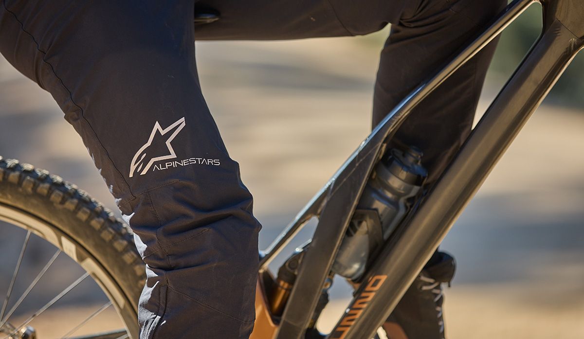 Alpinestars ya tiene disponible su colección primavera verano 2023
