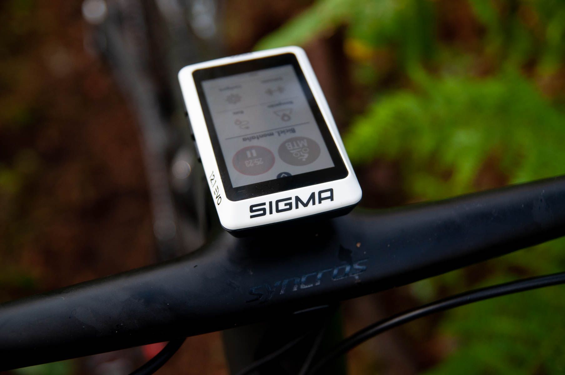 Sigma Rox 12.1 (44) Sigma Rox 12.1 (44)