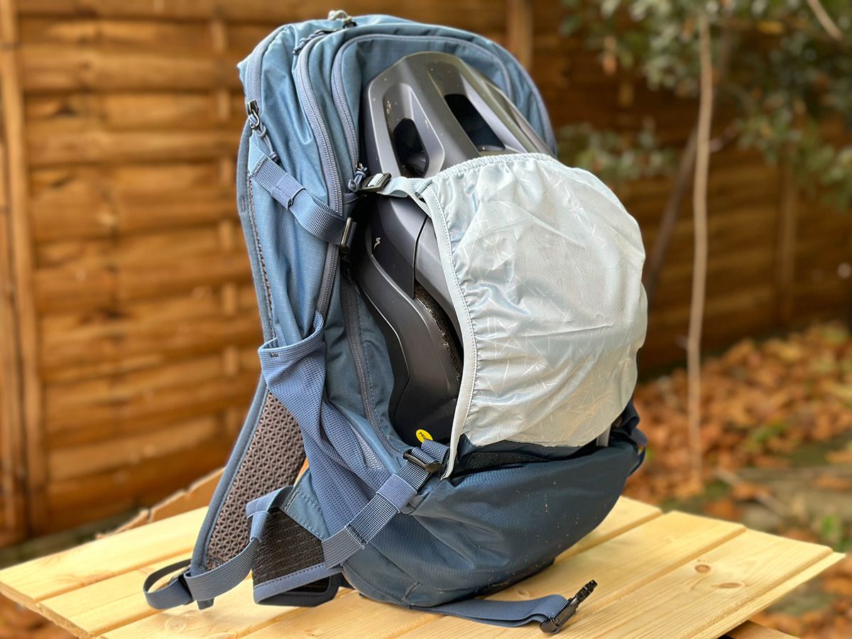 Mochila Evoc Stage 18L (5)