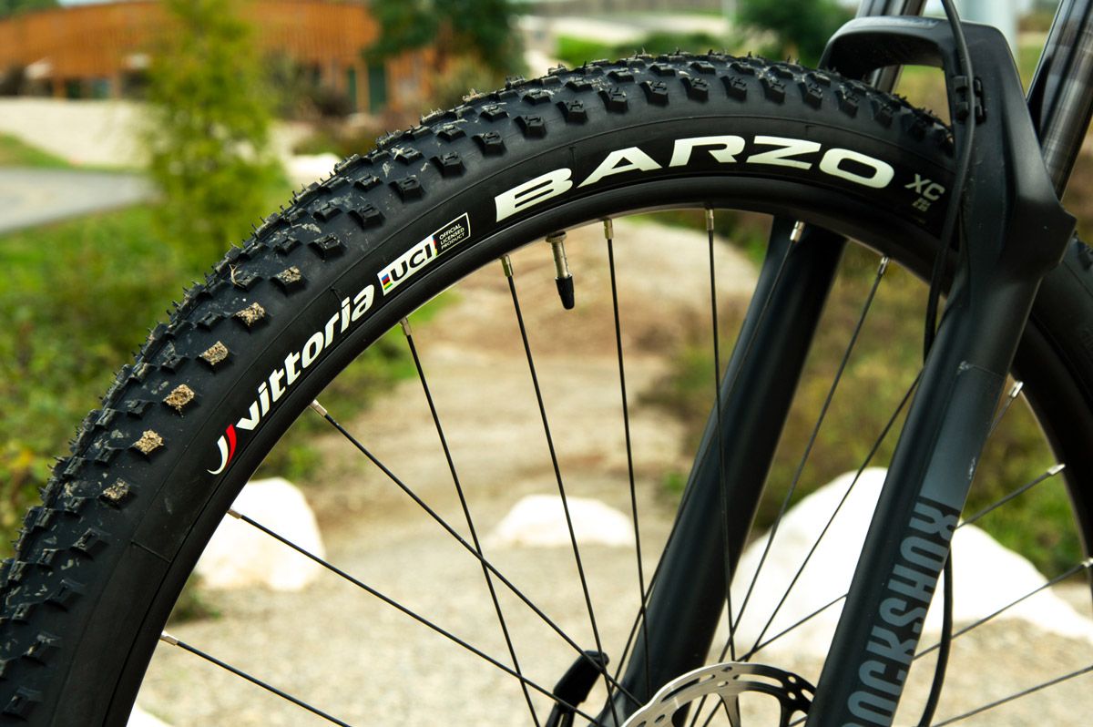 Vittoria Barzo y Mezcal. Versiones UCI arcoiris sdetall2