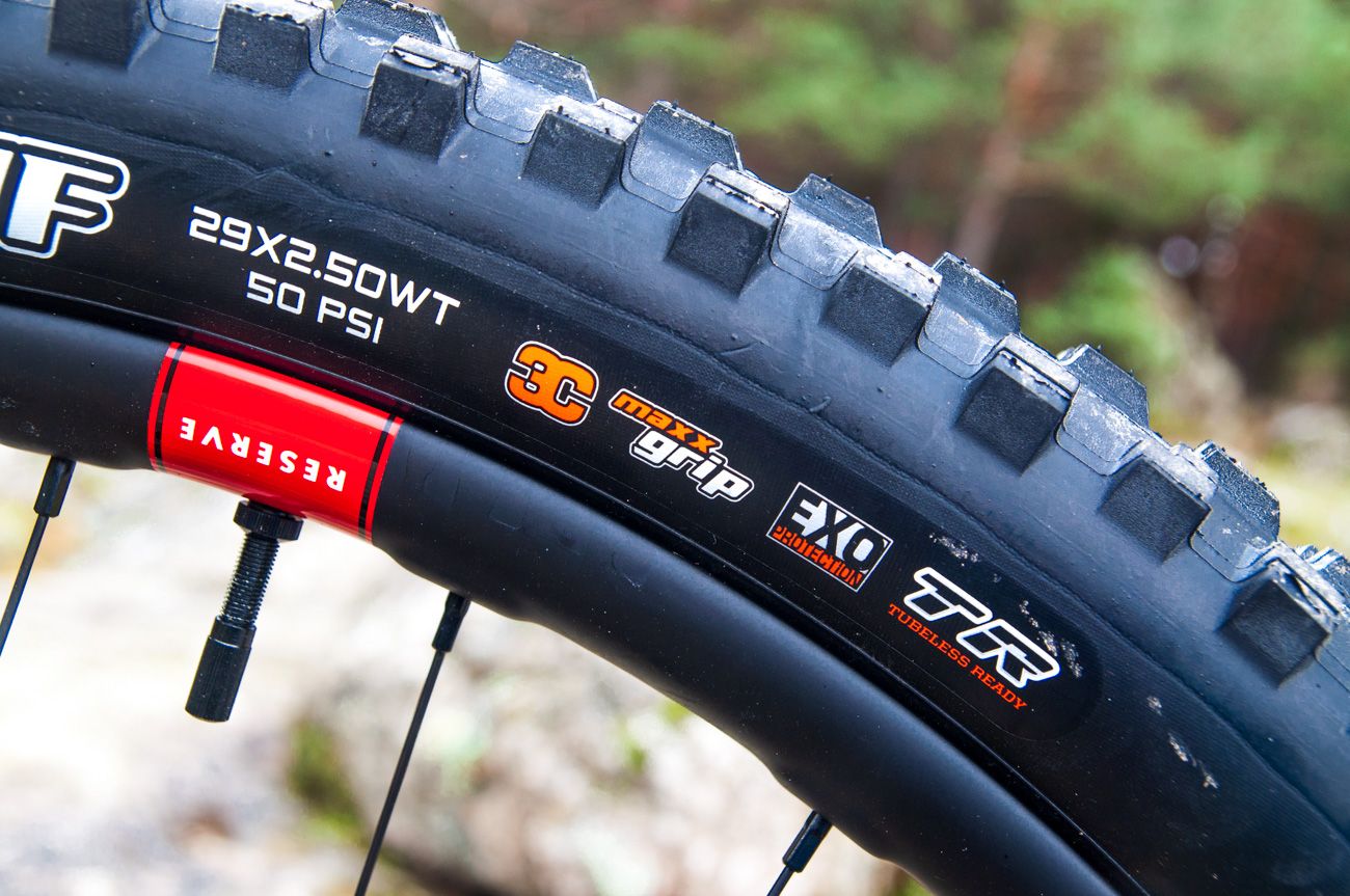 Santa Cruz Heckler SL (104) Santa Cruz Heckler SL (104)