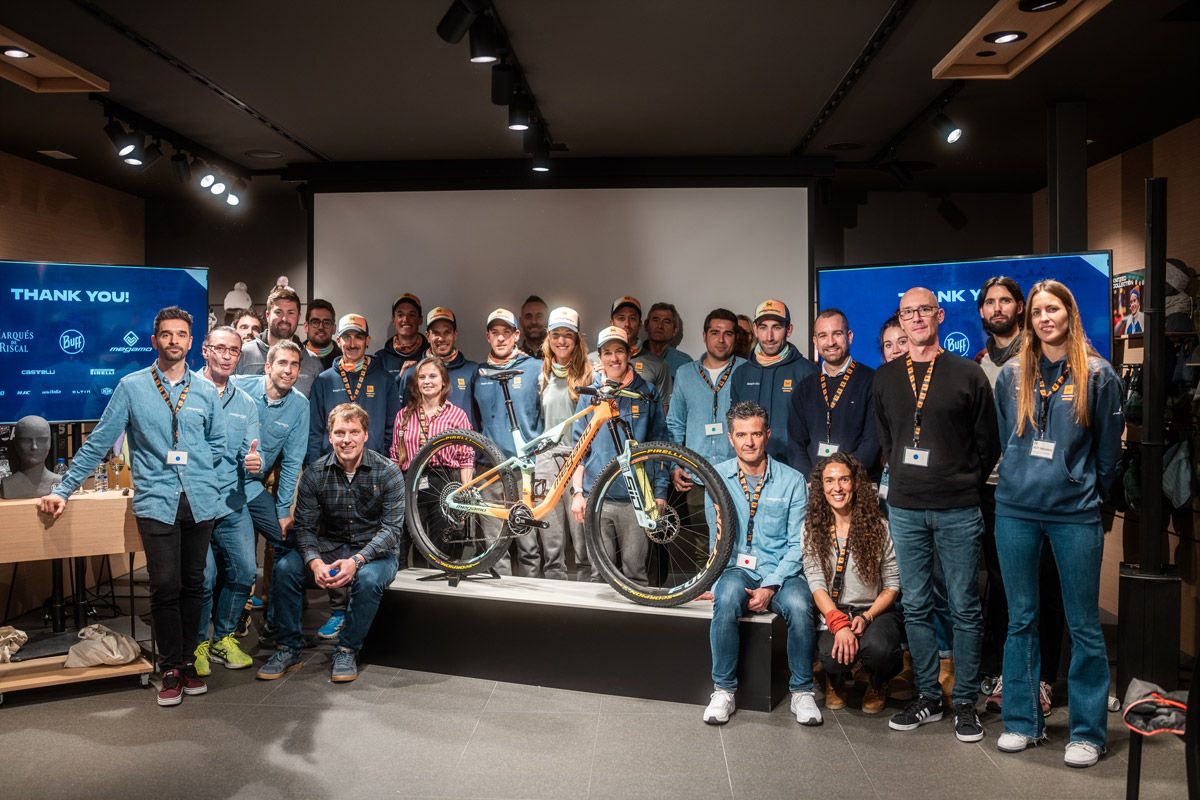 Se presentó el equipo Buff Megamo 2024 (25)