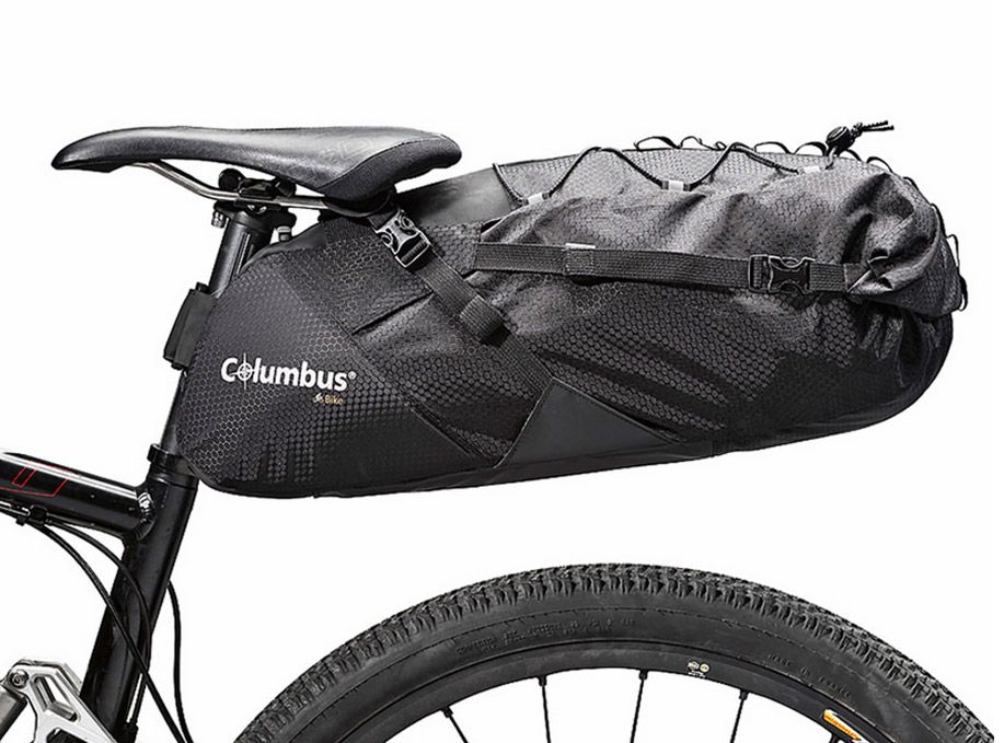 Las opciones para transportar bultos en nuestra MTB doble detalle a tija