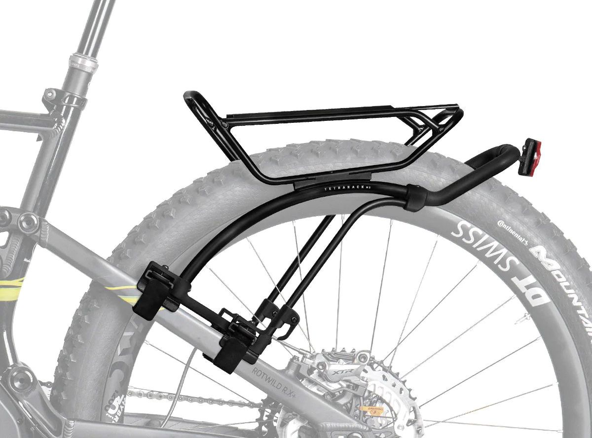 Las opciones para transportar bultos en nuestra MTB doble detalle a basculante