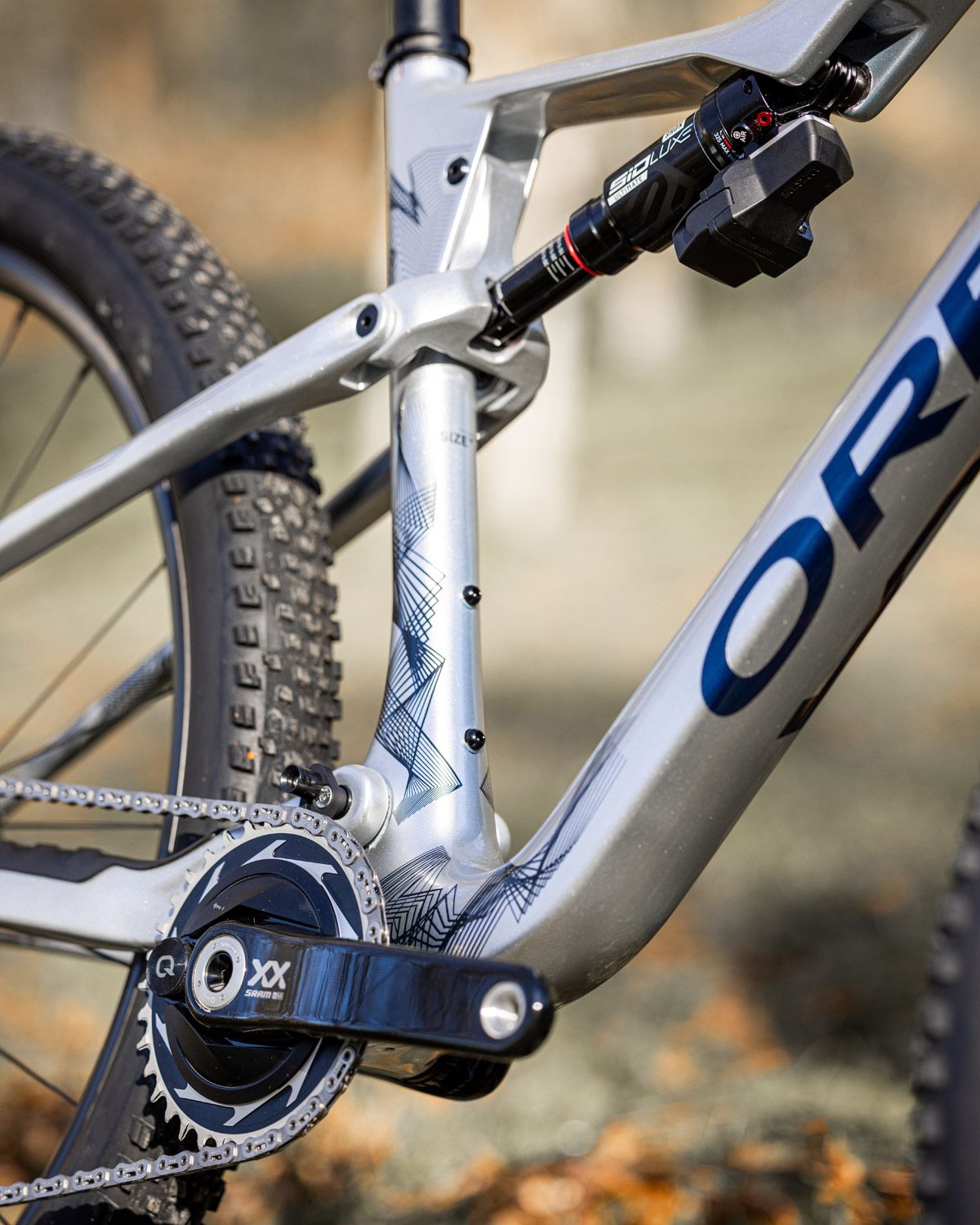 Orbea presenta su Oiz montada con RockShox Flight Attendant detalle 2