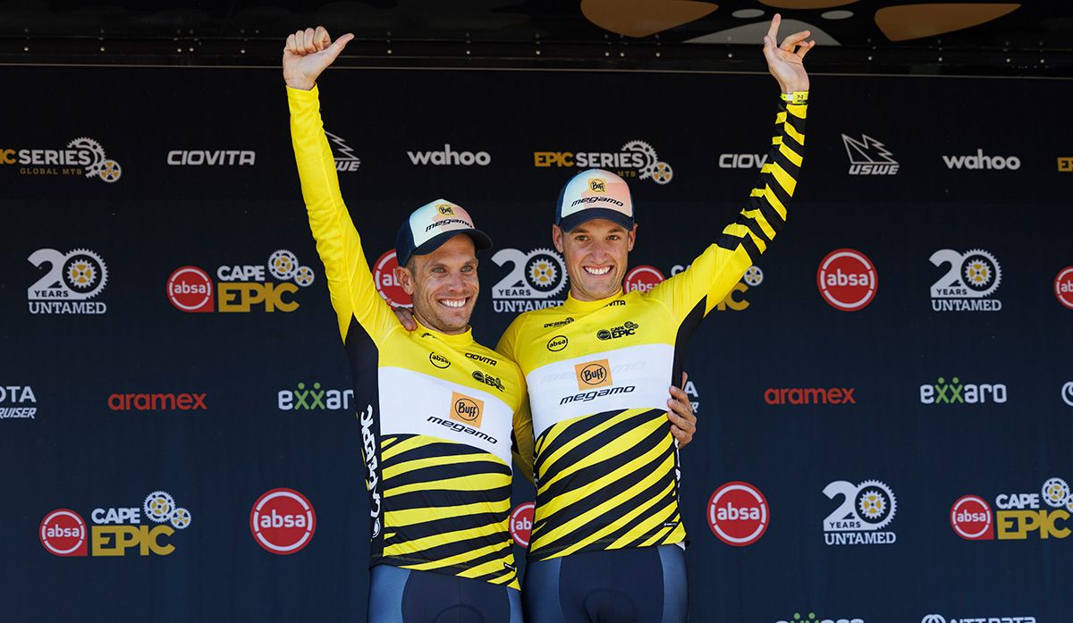 El Buff Megamo vuelve a brillar en la Cape Epic y ya es líder de la general