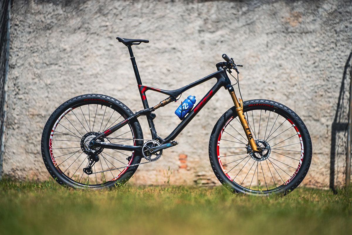 La BH Lynx Race especial de David Valero para la Copa del Mundo (3)
