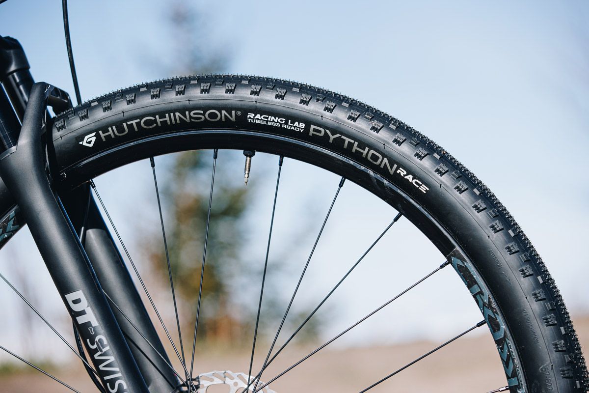 El clásico renovado. Así son las nuevas Hutchinson Python detall3 4