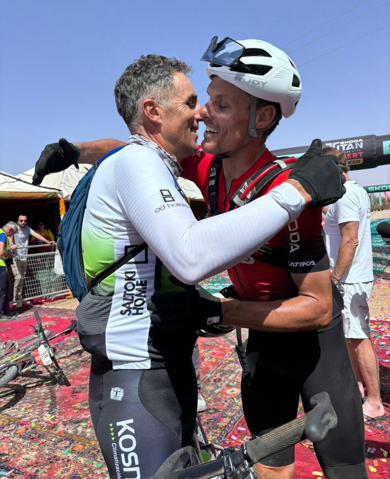Luisle y Miguel Induráin se funden en un abrazo