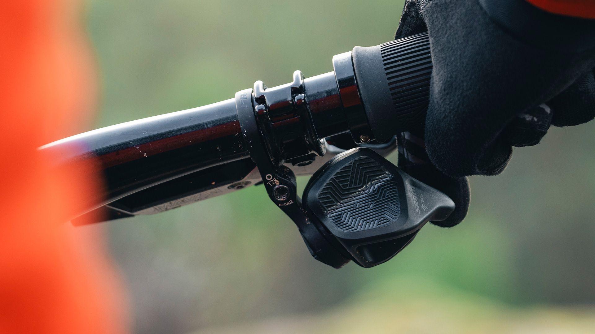 SRAM estrena pulsador Pod para sus grupos electrónicos