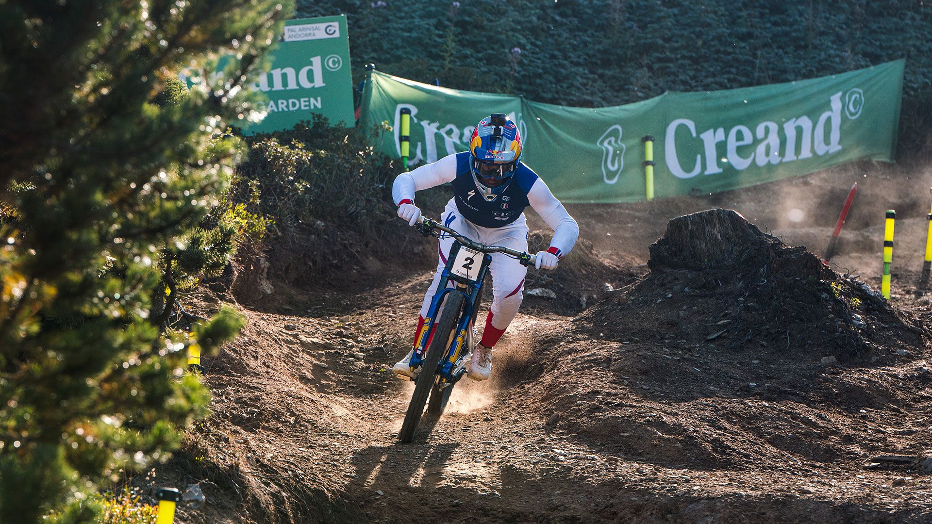 Bruni y Nicole lideran la clasificación en Descenso en los Campeonatos del Mundo