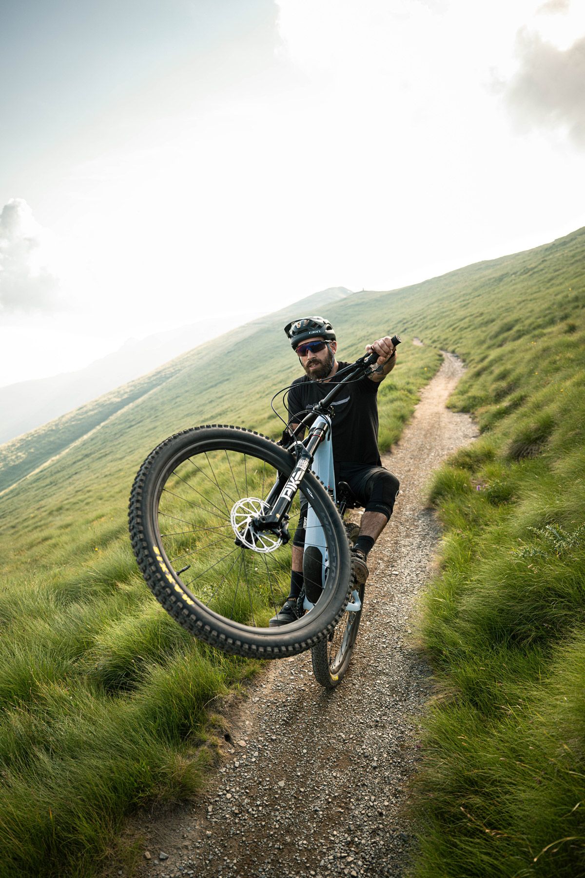 2025 Fulcrum Metal Carbon action 09 @mountain imagery