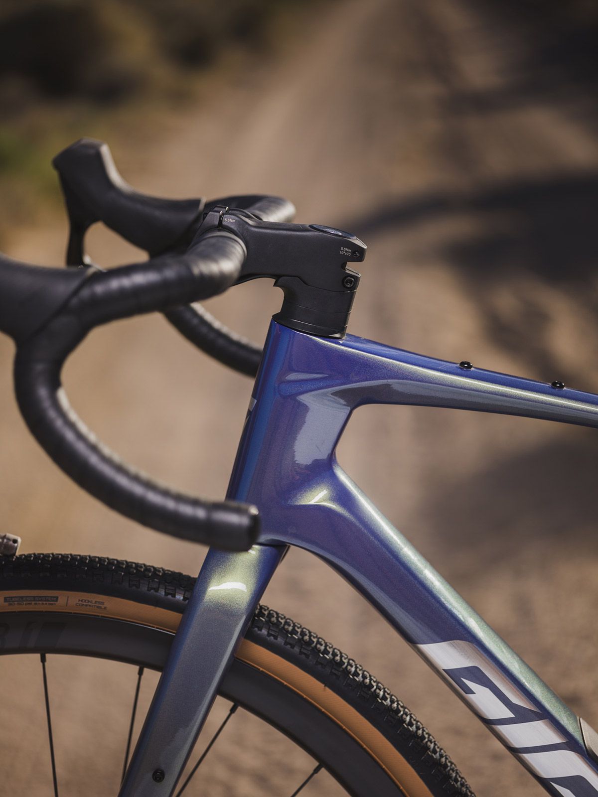 Giant Revolt Advanced Pro 0 52