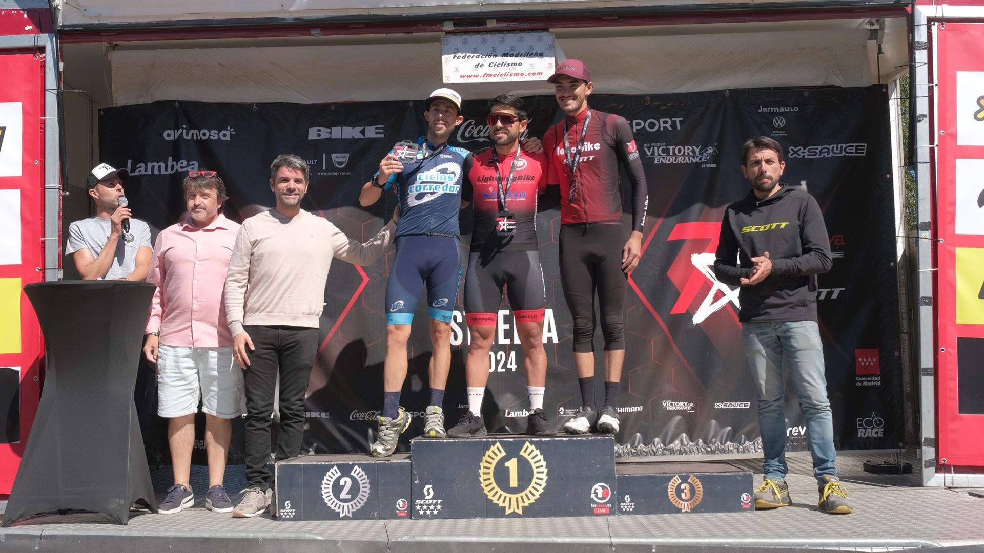 Jean Carlos López y Beatriz Porto se coronan en la Ruta del Jarama de MTB