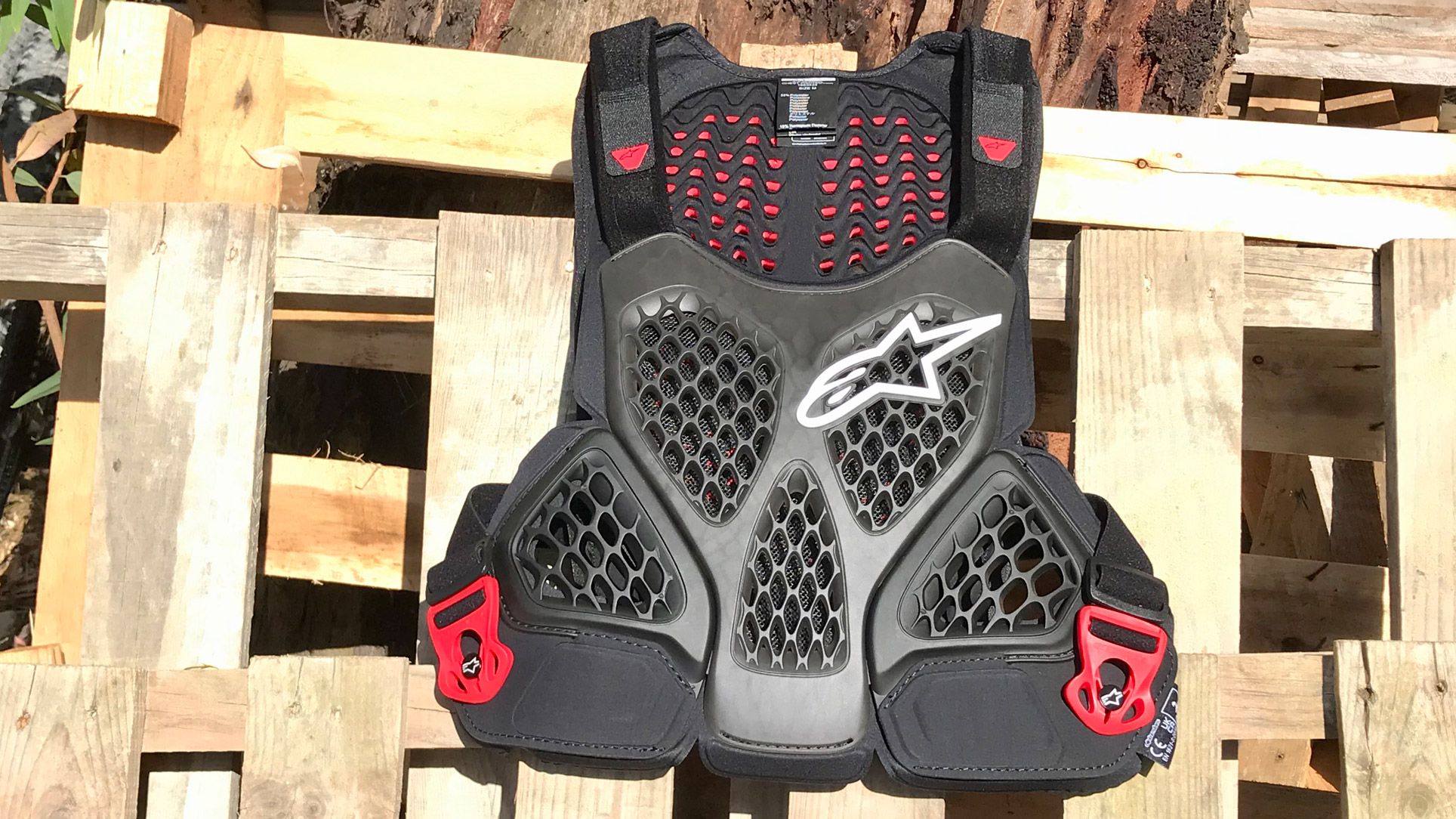 Test. Protección pectoral Alpinestars A6 Plasma