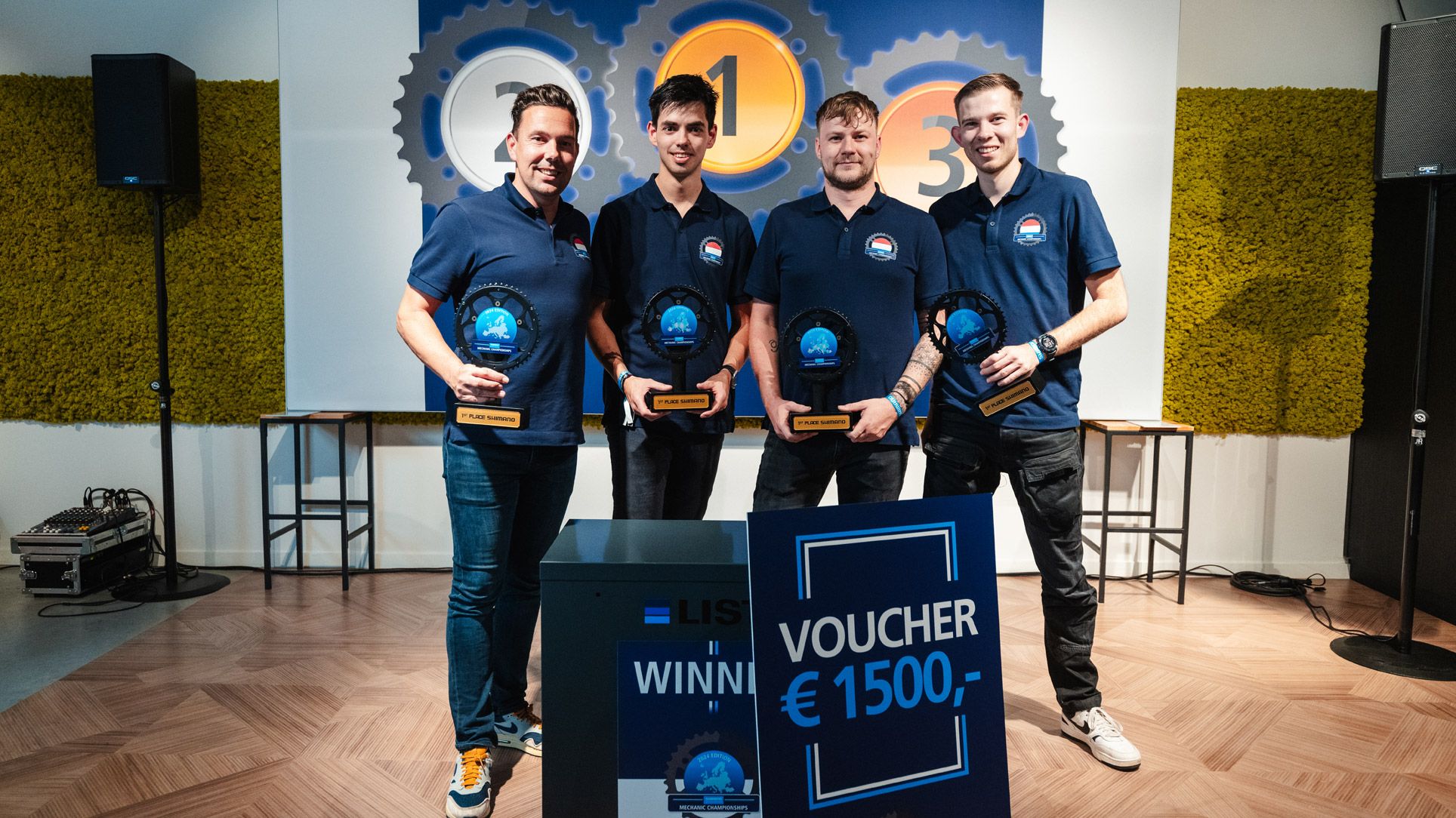 Kenny van Hummel (Shimano Benelux), Jelmer Bijvang, Kevin Smit y Berend Bervoets 