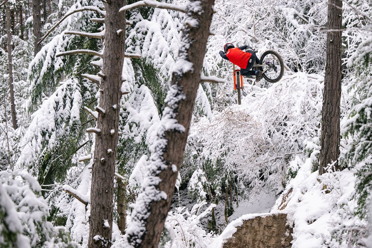 @Nicolas Brizin Commencal Rider Sacha Brizin (1)