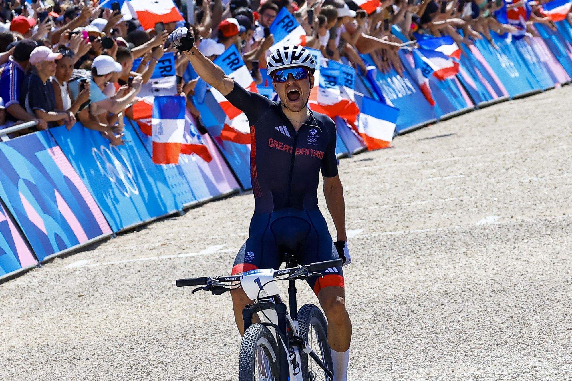 El campeón olímpico Tom Pidcock pasará a llevar una Scott