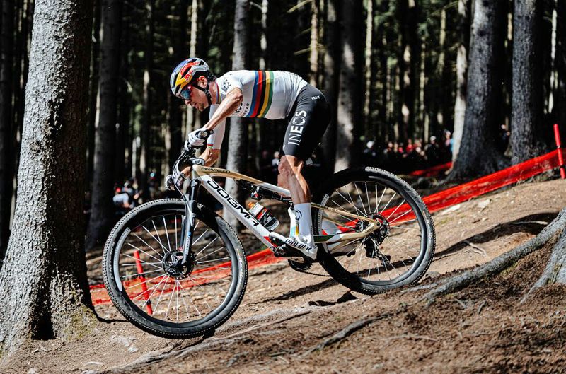 Pidcock Pinarello foto 3