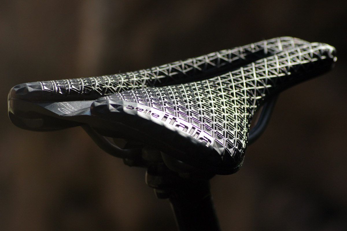 Prueba. Sillín Selle Italia Novus Boost Evo 3D Ti 316 Superflow detalle 3