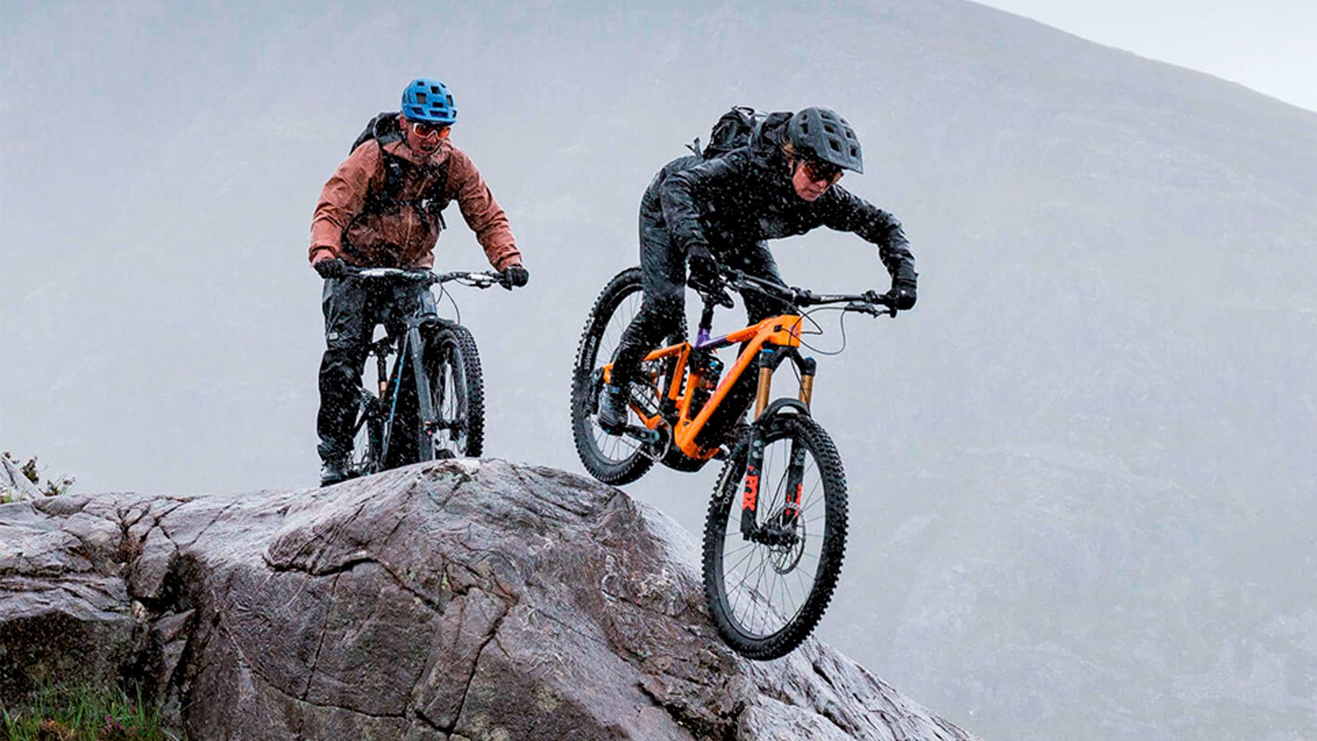 Ghost E Riot CF LTD, Haibike ALL MTN CF9 y Lapierre Overvolt AM 9.8. Las de Accell