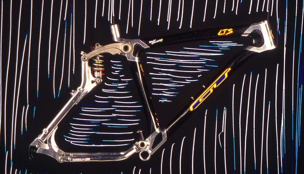 1996   GT LTS Termoplástico