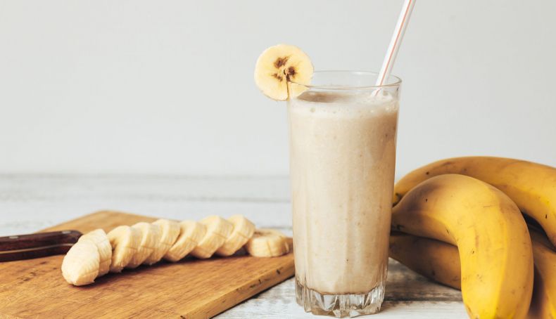 batido para deportistas de yogur platano cacao y miel 2 790x454 batido para deportistas de yogur platano cacao y miel 2 790x454