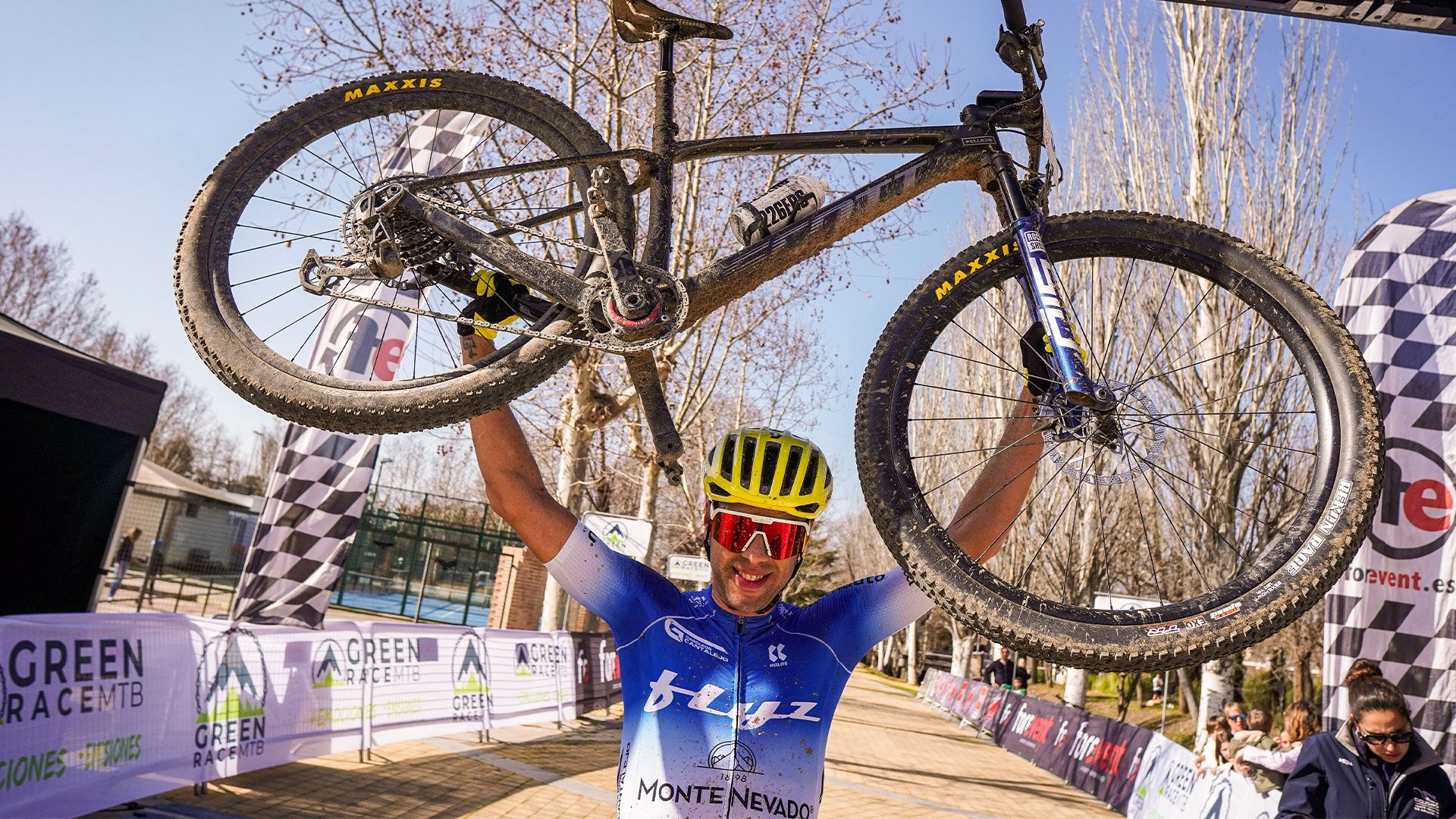 Fran Herrero y Beatriz Porto se imponen en la Ruta del Águila en Alalpardo