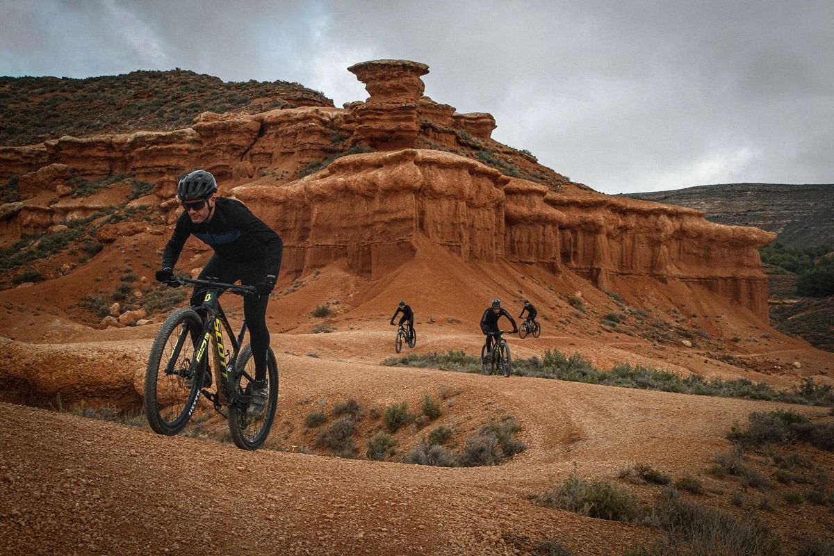 Más de 800 participantes en Far West Race 2025 detalle