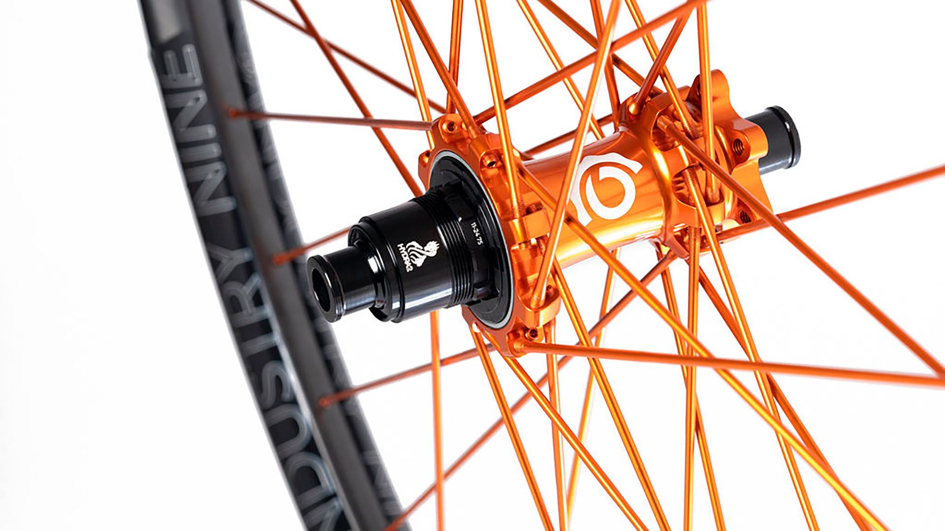 Industry Nine presenta los bujes Hydra2, hechos para durar