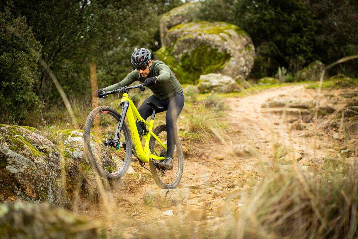 SRAM Motive (18) SRAM Motive (18)