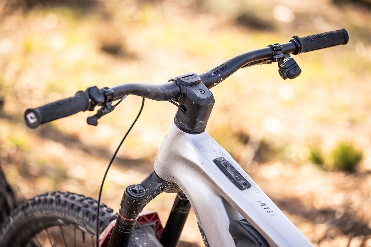 FOCUS MY25 SAM2 6 0 Finale Ligure Press Ride Camp6