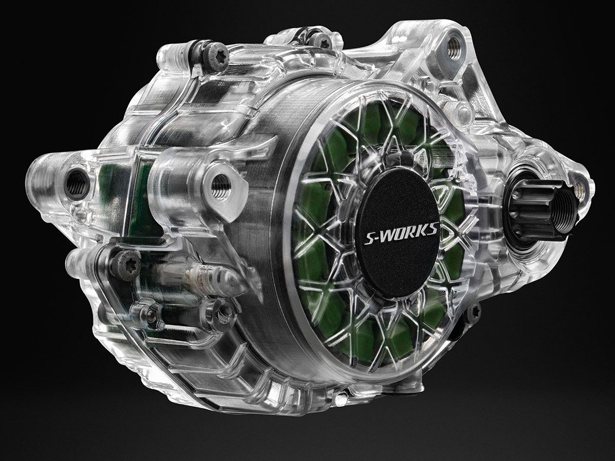 MY24 LEVO SW CLEAR MOTOR 3QUATERS DETAIL 1221