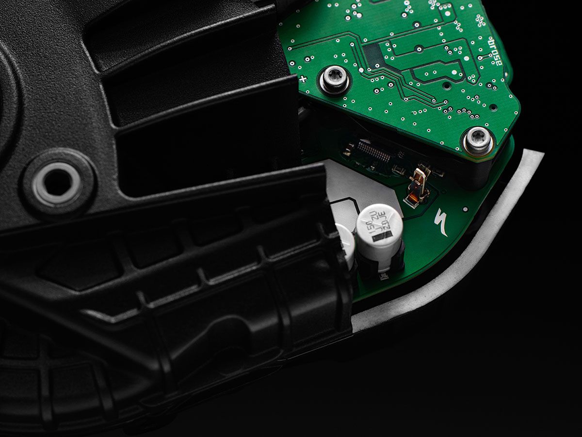 MY24 LEVO CUTOUT MOTOR DETAIL 1410